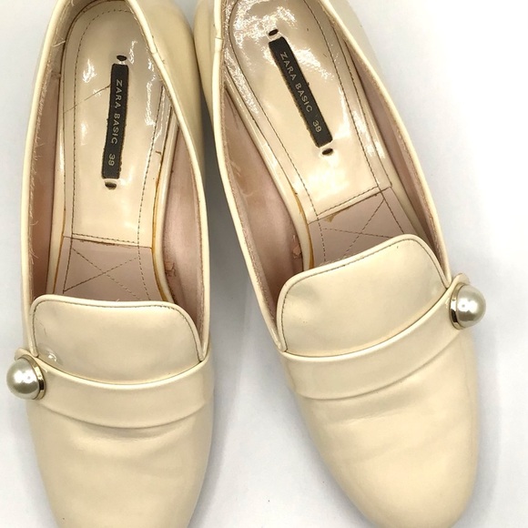 Zara Basic Collection Shiny Cream Women’s Shoes - Size US8 - EU 39 - Pre-loved - Picture 7 of 10